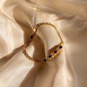 Vintage 1970s Gold Bracelet With Purple Rhinestones